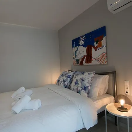Bright Modern Апартаменты